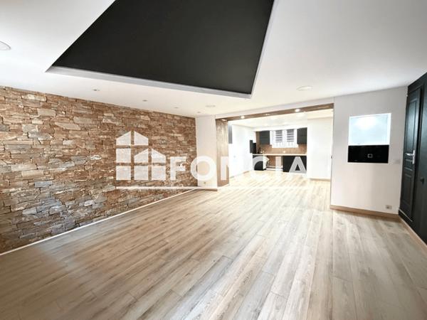 Location Local commercial 2 pièces 63 m² - Frejus 83600