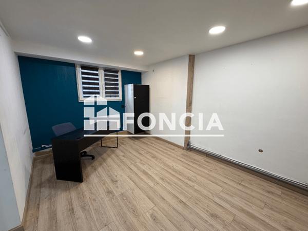 Location Local commercial 2 pièces 63 m² - Frejus 83600