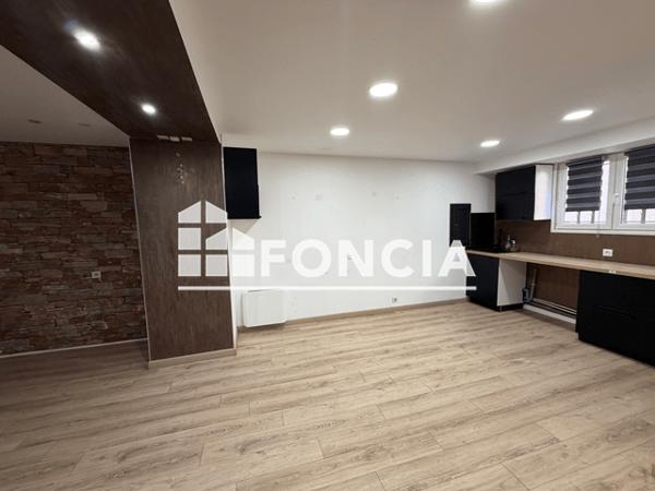 Location Local commercial 2 pièces 63 m² - Frejus 83600