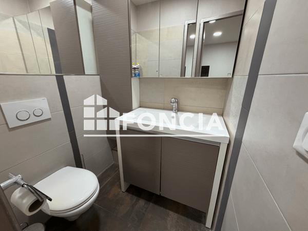 Location Local commercial 2 pièces 63 m² - Frejus 83600