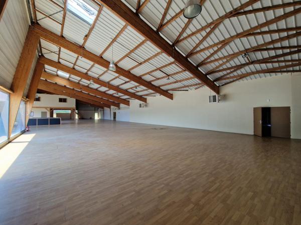 Local D’activité 1300m² – Beaucouze