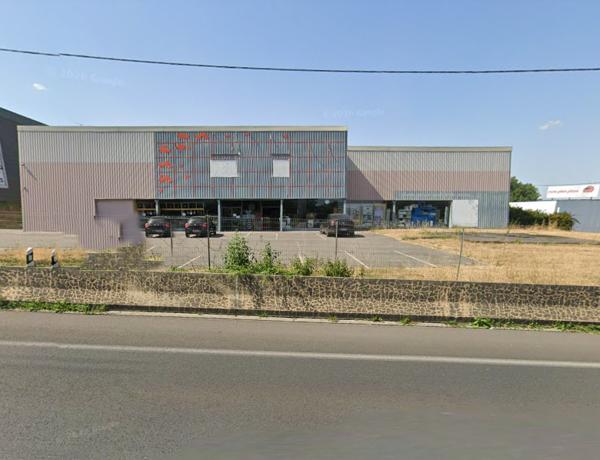 Local D’activité 1300m² – Beaucouze