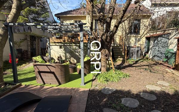 Maison à vendre    5 pièces • 96,51 m2 Choisy-le-Roi