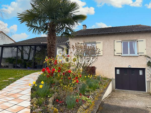 Maison Jaunay-Clan avec dépendances