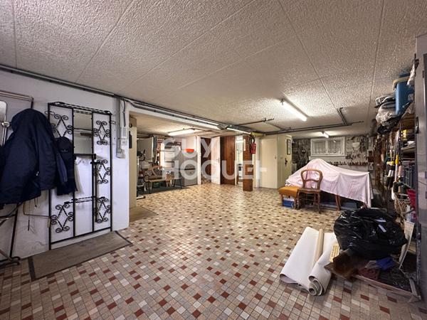 Maison Jaunay-Clan avec dépendances