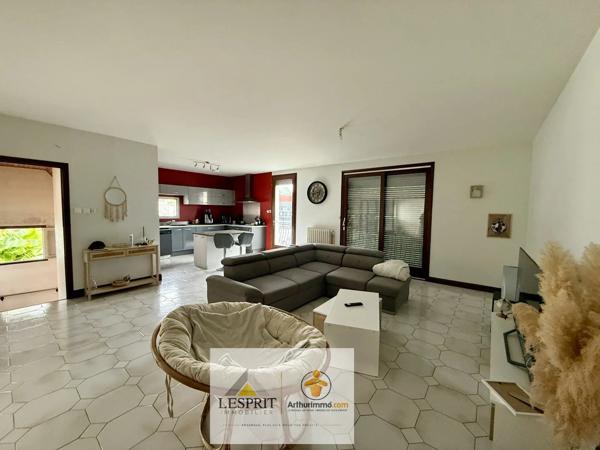 Location                                                      Appartement
                        
                     5 pièces                      158 m2                     à Malemort