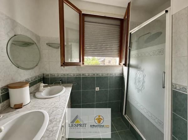 Location                                                      Appartement
                        
                     5 pièces                      158 m2                     à Malemort