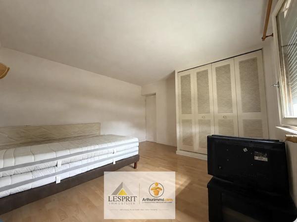 Location                                                      Appartement
                        
                     5 pièces                      158 m2                     à Malemort