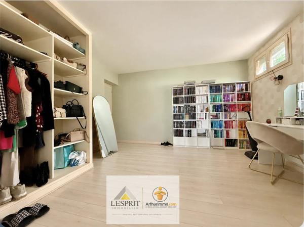 Location                                                      Appartement
                        
                     5 pièces                      158 m2                     à Malemort