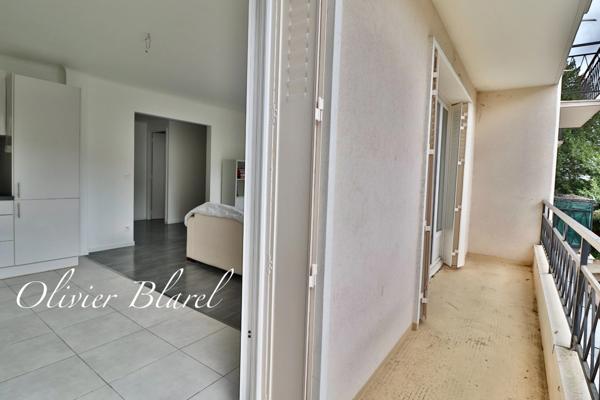 A vendre Le Plessis Robinson - 69m² rénové - 2 chambres - Balcon - Box - Gare 10mn