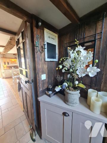 Maison en pierre avec dépendances située à 4 minutes des commodités et services