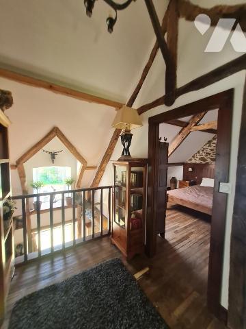 Maison en pierre avec dépendances située à 4 minutes des commodités et services