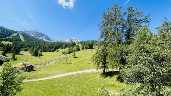 Vente Immeuble 10 pièces 1000 m2 à Enchastrayes