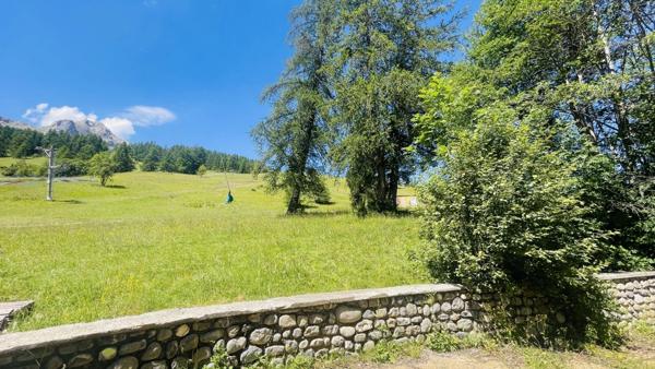 Vente Immeuble 10 pièces 1000 m2 à Enchastrayes