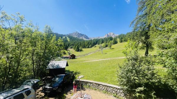 Vente Immeuble 10 pièces 1000 m2 à Enchastrayes