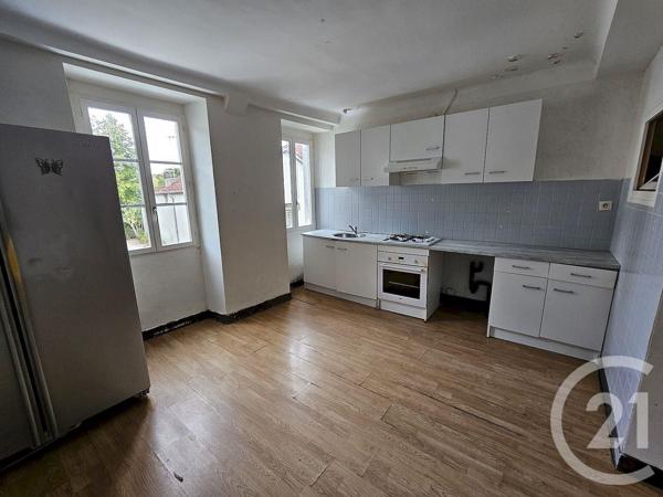 Immeuble à vendre  86 m 2   SAUVETERRE DE BEARN  - 64