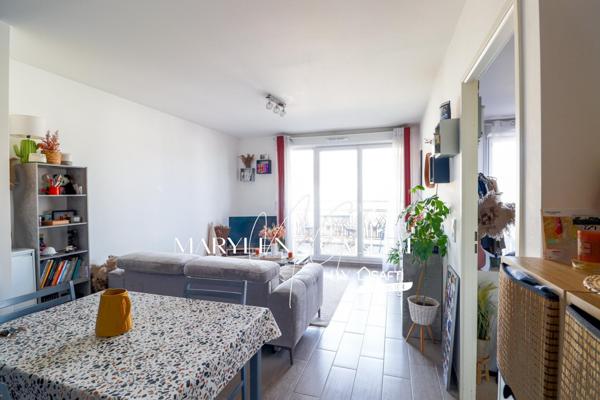 Dans résidence de standing récente