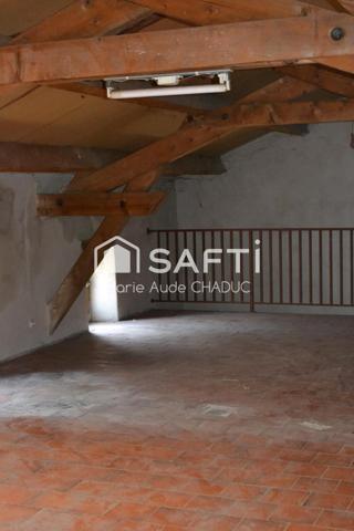 Idéal investiseur batiment 333 m2 avec deux locaux commerciaux