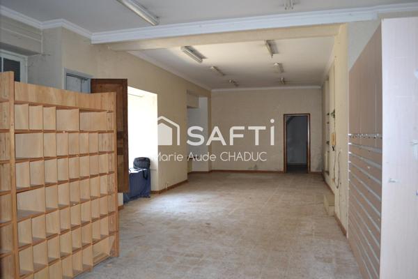 Idéal investiseur batiment 333 m2 avec deux locaux commerciaux