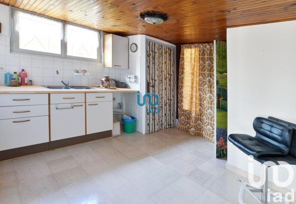 Pavillon 6 pièces de 147 m² à Villecresnes (94440)