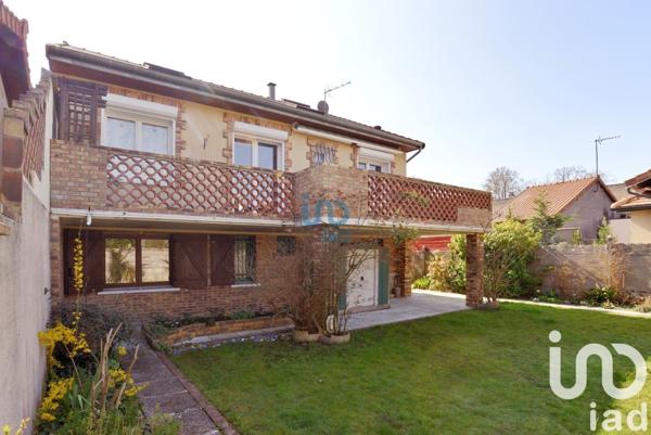 Pavillon 6 pièces de 147 m² à Villecresnes (94440)