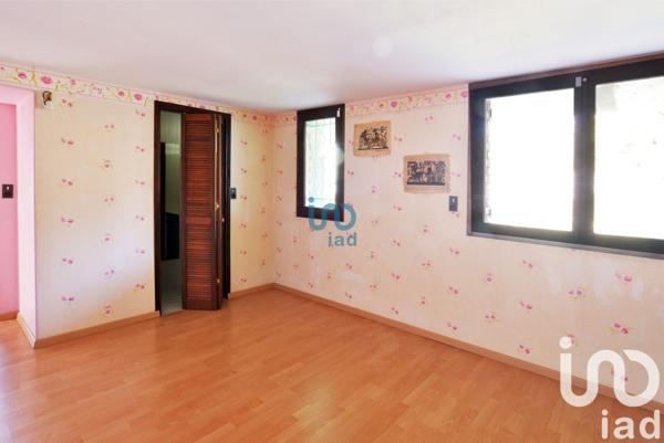 Pavillon 6 pièces de 147 m² à Villecresnes (94440)