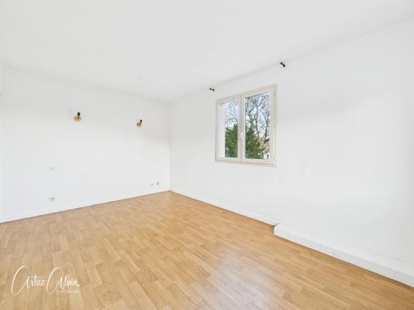 Maison à vendre 3 pièces avec extérieur et garage