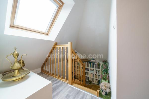 Charmante Maison Familiale à Tours : Espaces, Verdure et Confort Éco-responsable