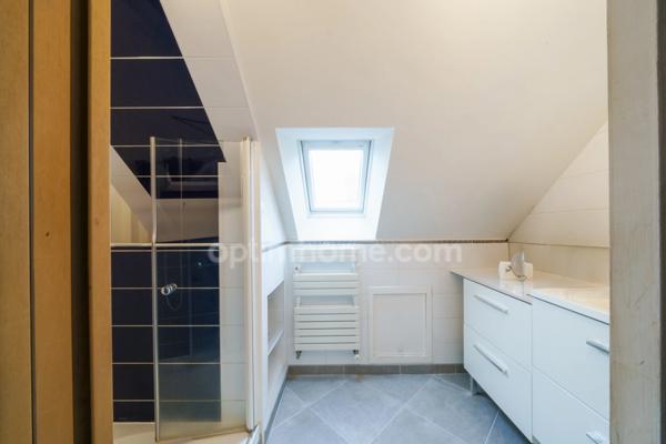 Charmante Maison Familiale à Tours : Espaces, Verdure et Confort Éco-responsable