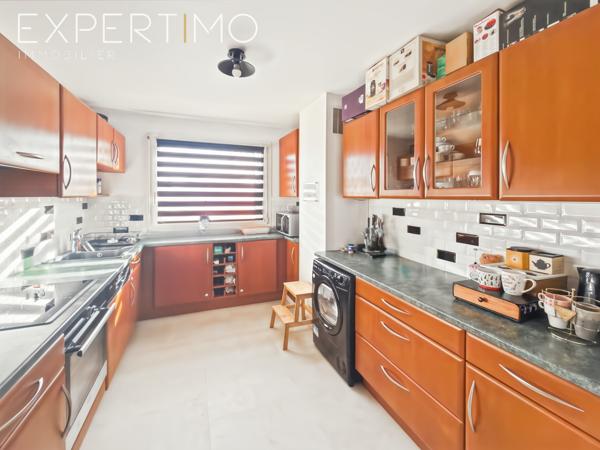 Ermont (95120) Ermont proche gare. 3 pièces de 65 M2 avec parking.