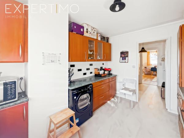 Ermont (95120) Ermont proche gare. 3 pièces de 65 M2 avec parking.