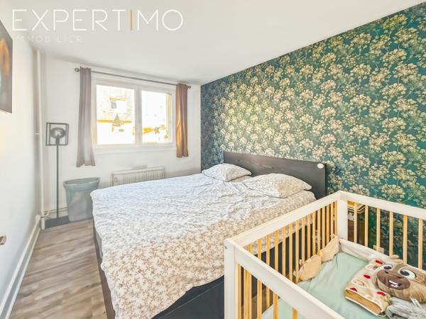 Ermont (95120) Ermont proche gare. 3 pièces de 65 M2 avec parking.