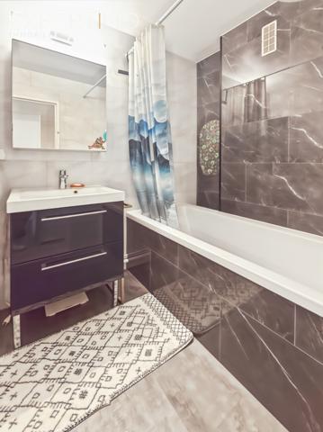 Ermont (95120) Ermont proche gare. 3 pièces de 65 M2 avec parking.