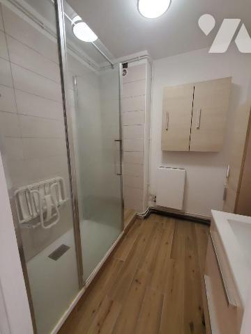 Appartement à vendre à Guéret (23000) en Creuse (23), situé au troisième étage à droite, escali...
