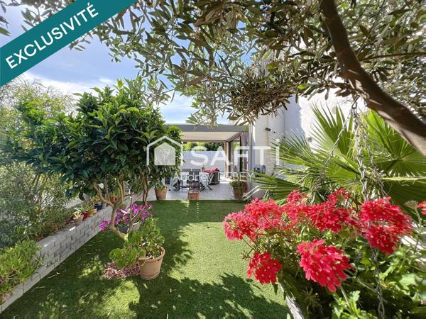 Emplacement rêvé, entre port, plages et commodités Un rez-de-jardin moderne et lumineux Piscine privée pour un confort digne d’une villa