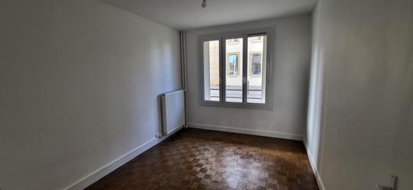 Appartement
         3 pièces
        - 59 m²