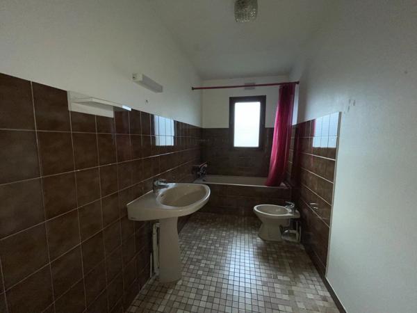 Vente                                                      Maison
                        
                     4 pièces                      85 m2                     à Niort