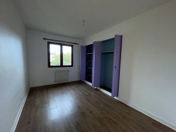 Vente                                                      Maison
                        
                     4 pièces                      85 m2                     à Niort