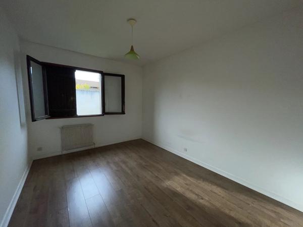 Vente                                                      Maison
                        
                     4 pièces                      85 m2                     à Niort