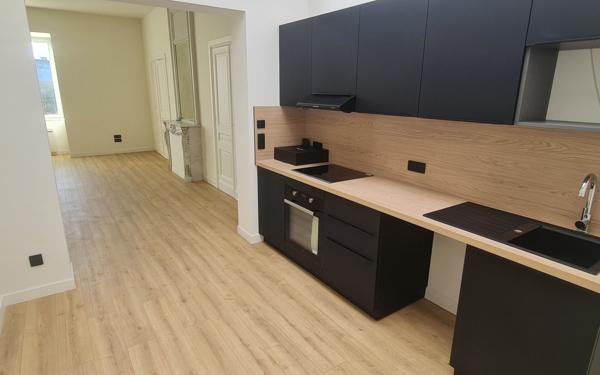 Appartement à louer    3 pièces • 78 m2 Tourcoing