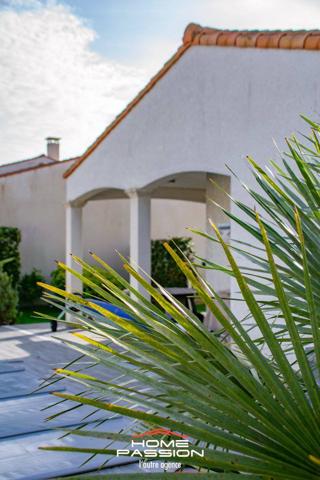 ROYAN - MAISON DE PLAIN PIED AVEC PISCINE