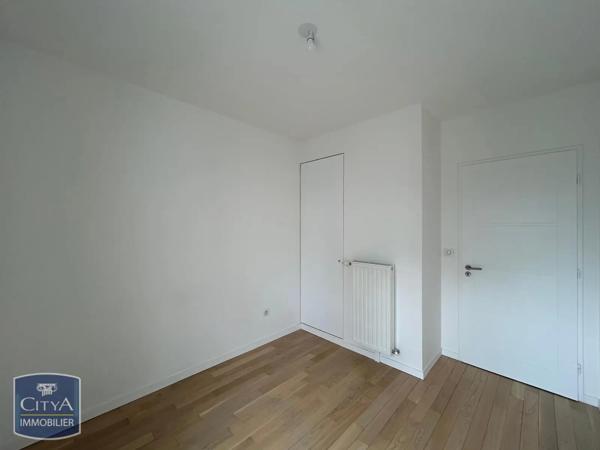 Appartement à louer 4 pièces 75.81m²