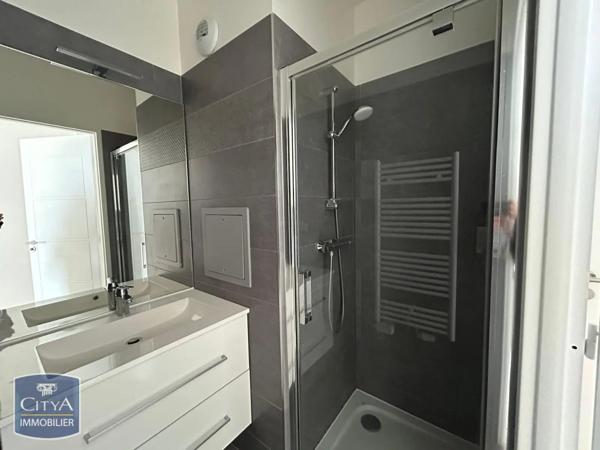 Appartement à louer 4 pièces 75.81m²