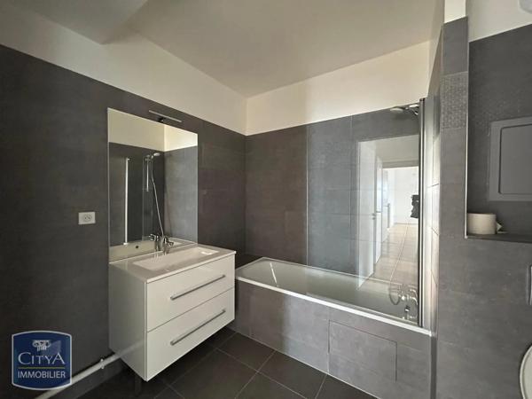 Appartement à louer 4 pièces 75.81m²