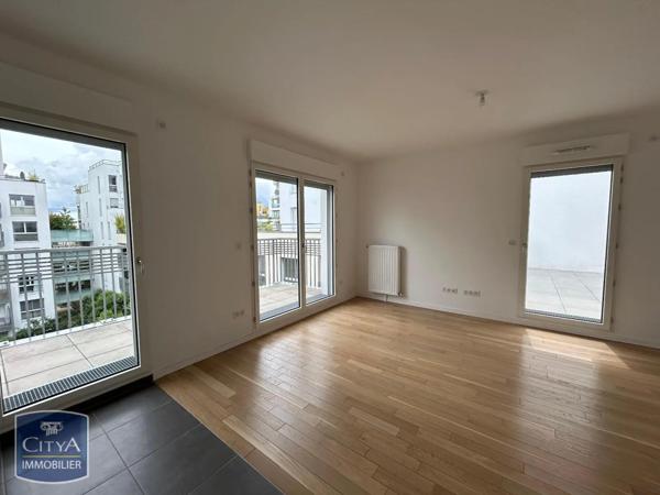 Appartement à louer 4 pièces 75.81m²