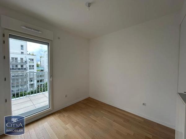Appartement à louer 4 pièces 75.81m²