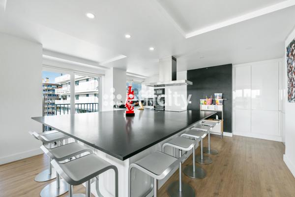 Appartement 5 pièces - 111 m² Bien prestige