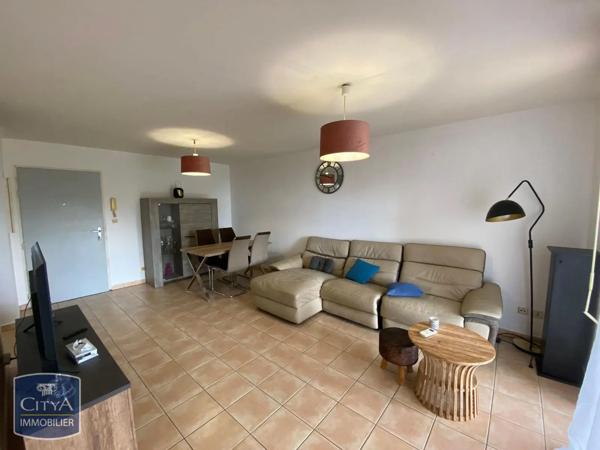 Appartement à louer 2 pièces 45.99m² Sainte-Marie (97438)