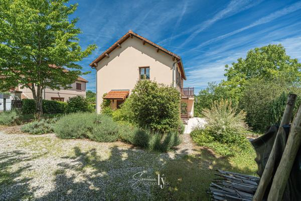 Maison
         4 pièces
        - 100 m² Exclusivité 139 500 € *