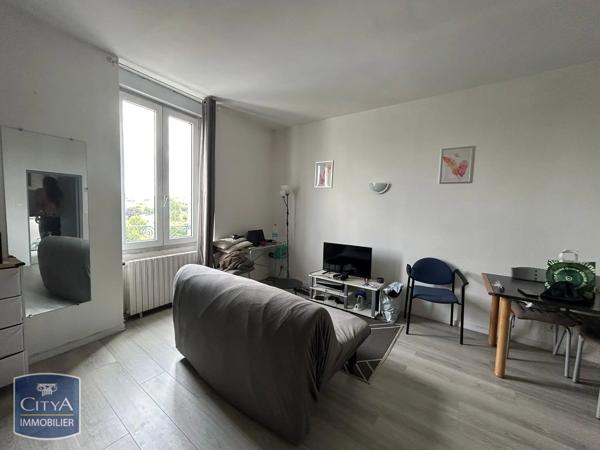 Immeuble à vendre 75.42m² Poitiers (86000)